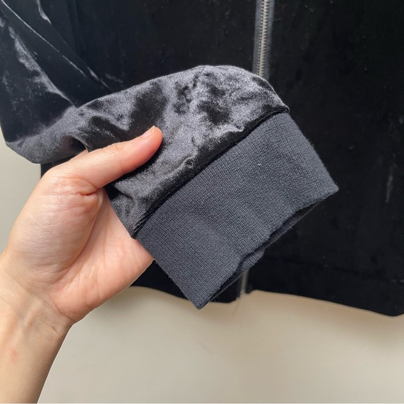 Catherine’s Velour/Velvet Zip Up - Picture 6 of 9